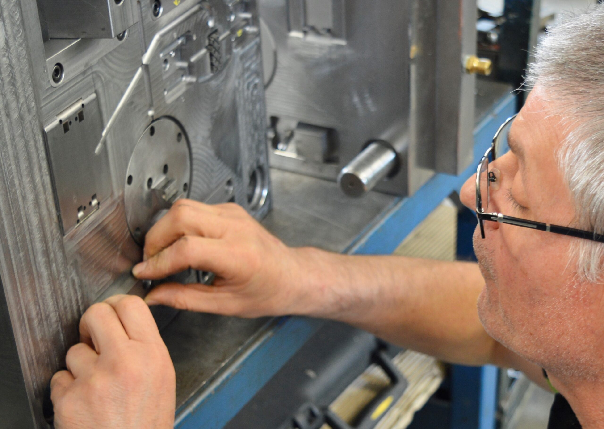 toolmaking for injection moulding